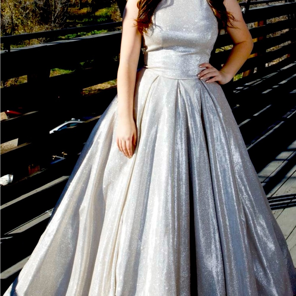 Sherri Hill Size 4